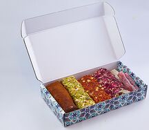 Подарочный набор с лукумом в голубой коробке