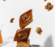 Азербайджанская пахлава с грецким орехом