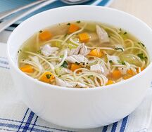 Суп куриный с домашней лапшой