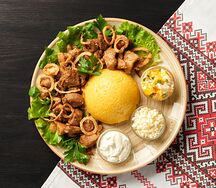 Токана из свинины с мамалыгой