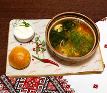 3ама Царская с домашней курицей