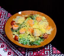 Салат Цезарь с креветками