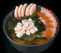Острый Мисо суп с беконом и грибами