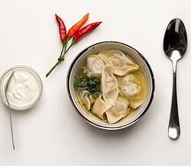 Пельмени с бульоном