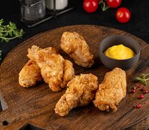 Куриные крылья с сырным соусом