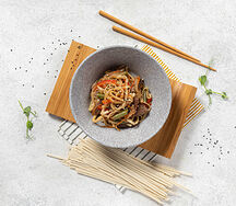 Пшеничная лапша с говядиной