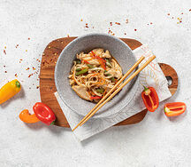 Пшеничная лапша с курицей