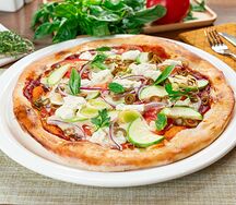 Пицца «Санторини» с брынзой и луком-пореем