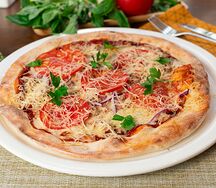 Пицца «Болоньезе» со свиным окороком