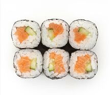 Ролл с лососем