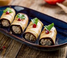 Рулетики из баклажанов с грецкими орехами