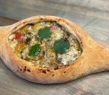 Хачапури Аджарский с овощами и грибами