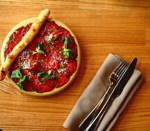 Карпаччо из говядины с печёным перцем