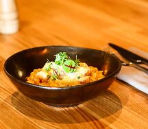 Морепродукты с соусом биск