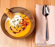 Крем-суп из тыквы со страчателлой