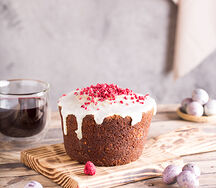 Кулич с курагой и черносливом