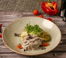 Телятина по-строгановски