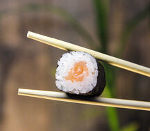 Ролл с лососем