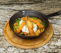 Рыба с соусом карри и рисом