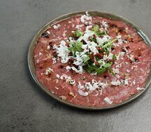 Карпаччо из говядины с сальсой