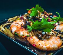 Wok с креветками