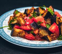 Салат с хрустящими баклажанами