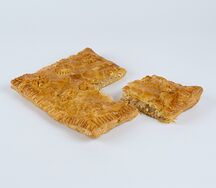 Слоеный пирог с капустой и яйцом