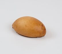 Пирожок с зеленым луком и яйцом