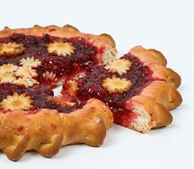 Пирог с брусникой