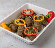 Люля кебаб из говядины с томатным соусом