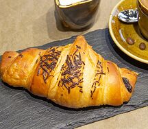 Круассан с шоколадом