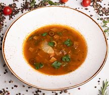 Солянка мясная сборная копченостями