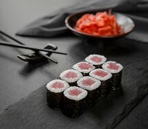 Роллы с тунцом