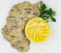Бефстроганов с картофельным пюре
