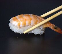 Суши с креветкой