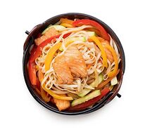 Wok с лососем