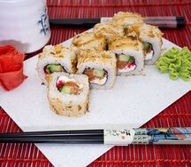 Ролл фирменный Бонито с лососем