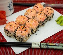 Запеченный ролл с креветкой