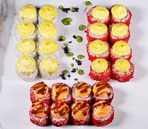 Сет из запеченных роллов