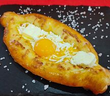 Хачапури по-аджарски с сыром
