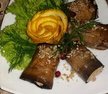 Рулетики из баклажанов с орехами