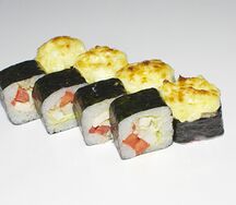 Запеченный ролл Цезарь