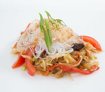 Лапша рисовая с овощами