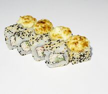 Запеченный ролл с крабом
