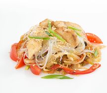Лапша рисовая с курицей