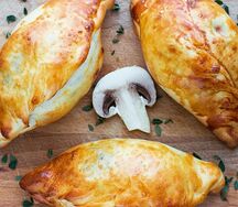 Пирожок с курицей и тыквой