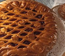 Пирог с клубникой и малиной