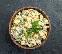 Салат Оливье с курицей