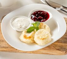 Сырники со сметаной