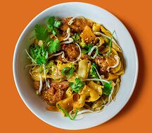 Лапша с курицей в соусе из тайского карри